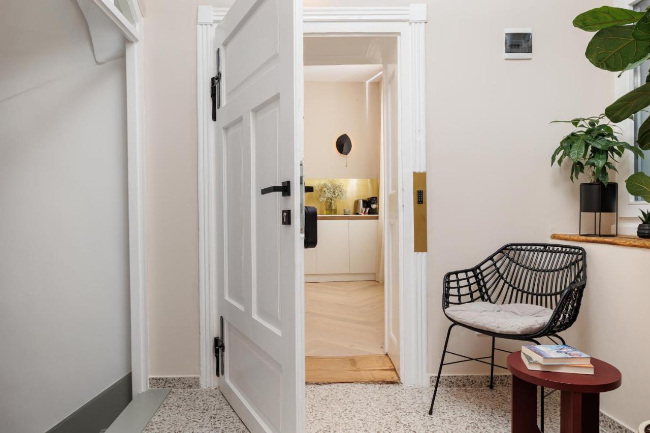 Aries' Collection Luxury Suites Брашов Екстериор снимка